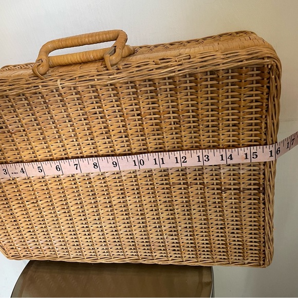 Vintage Wicker Picnic Basket - Picture 12 of 13